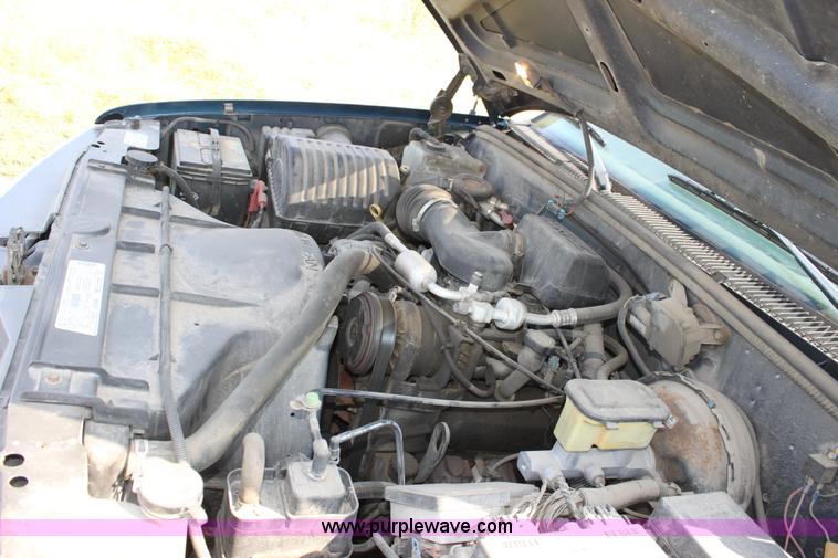 image for item A2763 1998 Chevrolet 1500 pickup truck