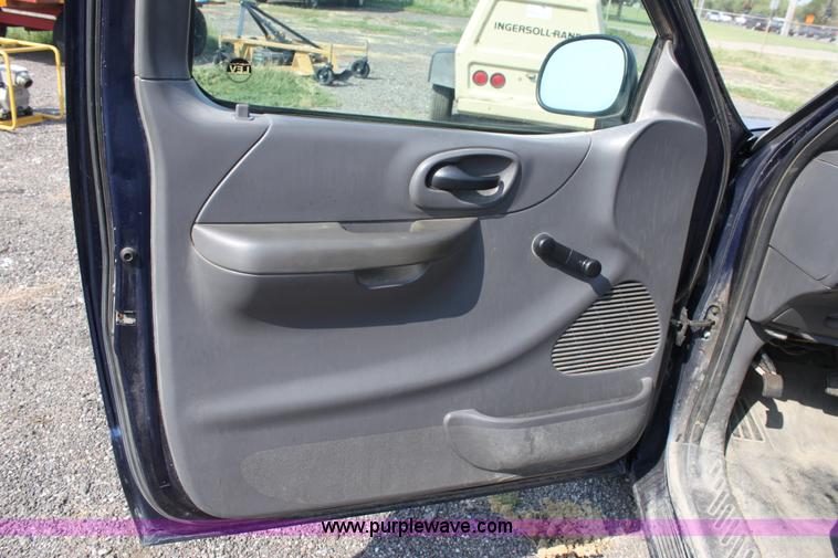 image for item A2766 2002 Ford F150 XL pickup truck