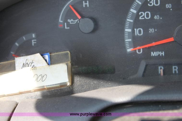 image for item A2766 2002 Ford F150 XL pickup truck