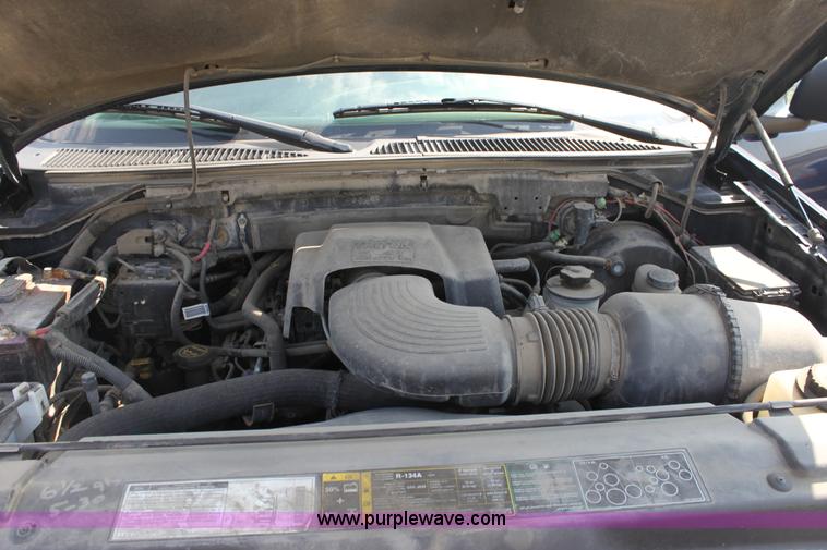 image for item A2766 2002 Ford F150 XL pickup truck