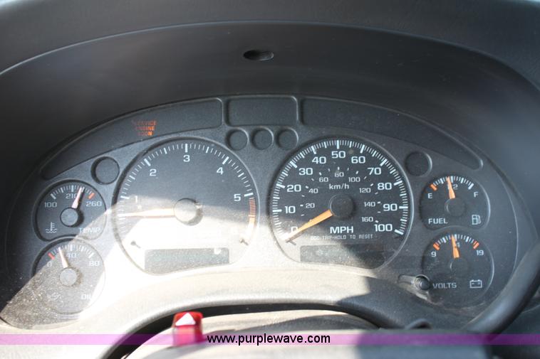 image for item A2768 2003 Chevrolet S10 LS crew cab pickup truck