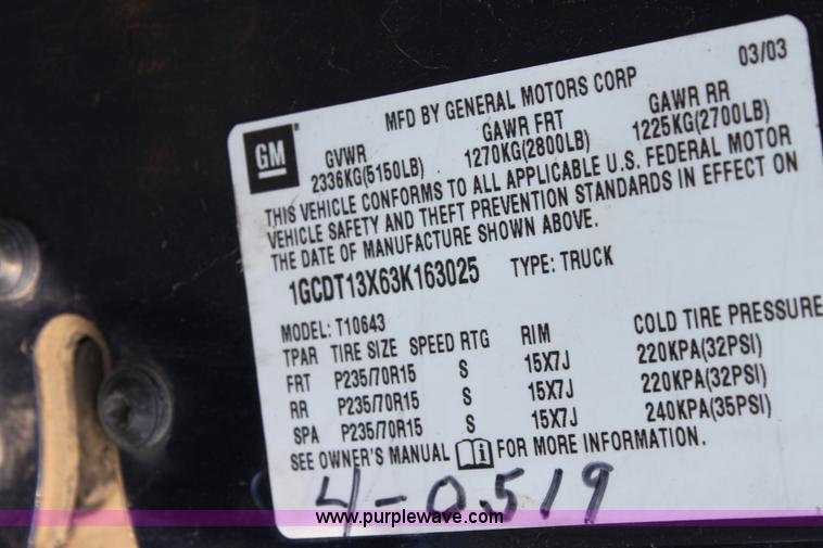 image for item A2768 2003 Chevrolet S10 LS crew cab pickup truck