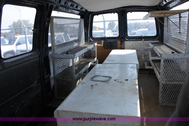 image for item A2769 2002 Chevrolet Express G2500 cargo van