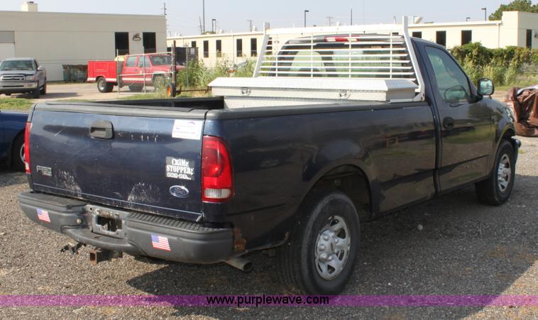 image for item A2770 2002 Ford F250 XLT pickup truck