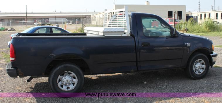 image for item A2770 2002 Ford F250 XLT pickup truck
