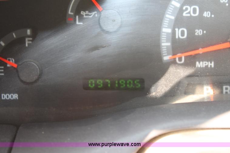 image for item A2770 2002 Ford F250 XLT pickup truck