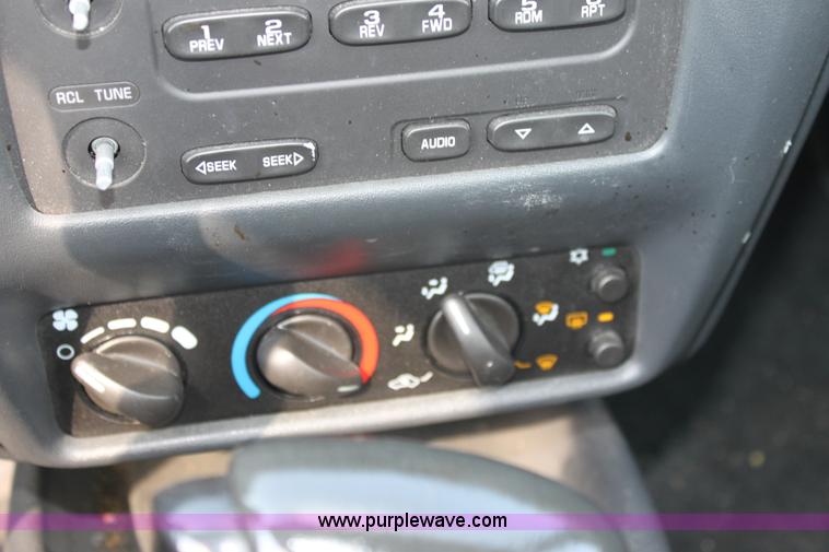 image for item A2771 2004 Chevrolet Cavalier