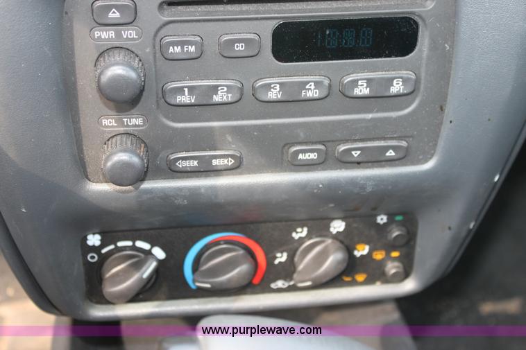 image for item A2772 2004 Chevrolet Cavalier