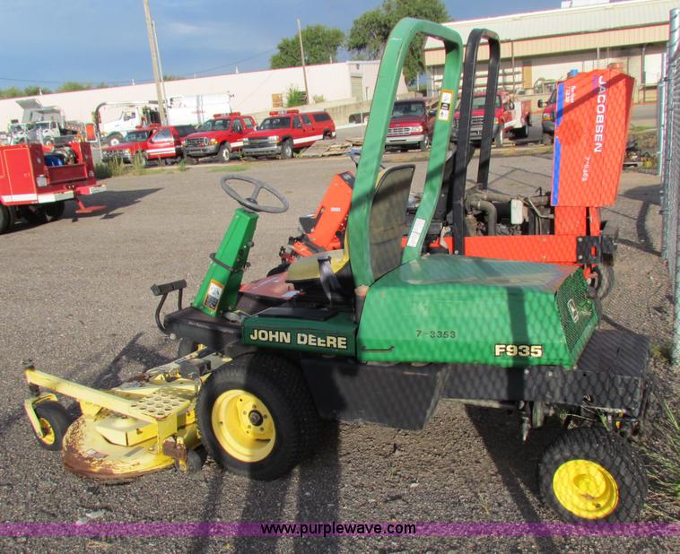 image for item A2774 John Deere F935 mower