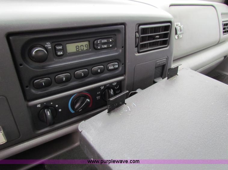 image for item A2776 2000 Ford F550 Super Duty pickup truck