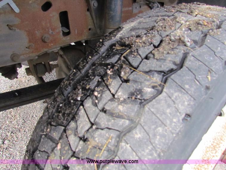 image for item A2776 2000 Ford F550 Super Duty pickup truck