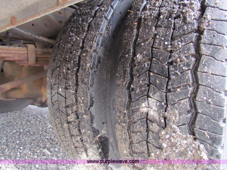 image for item A2776 2000 Ford F550 Super Duty pickup truck