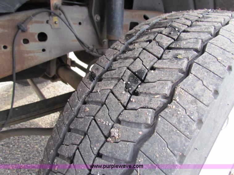 image for item A2776 2000 Ford F550 Super Duty pickup truck