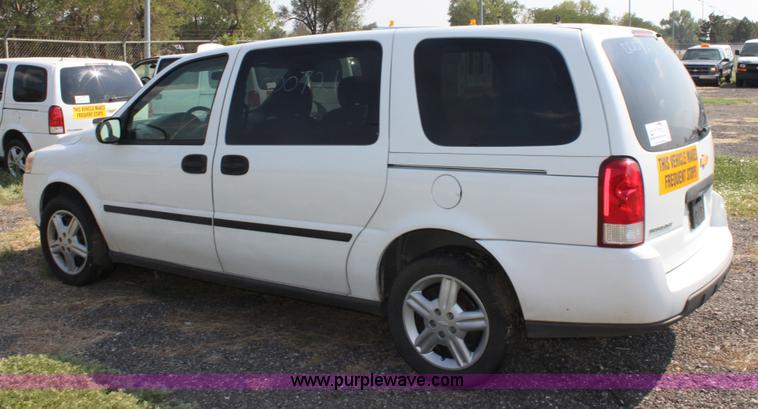 image for item A2777 2005 Chevrolet Uplander mini van