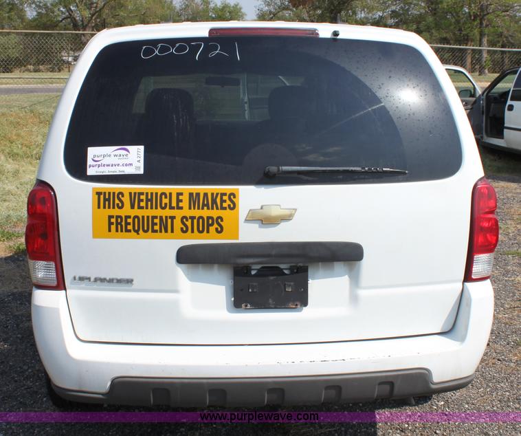 image for item A2777 2005 Chevrolet Uplander mini van