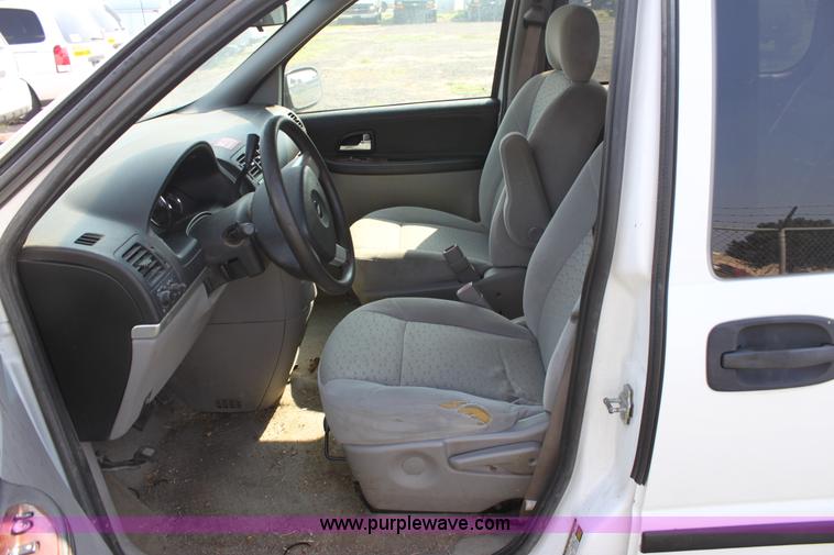 image for item A2777 2005 Chevrolet Uplander mini van