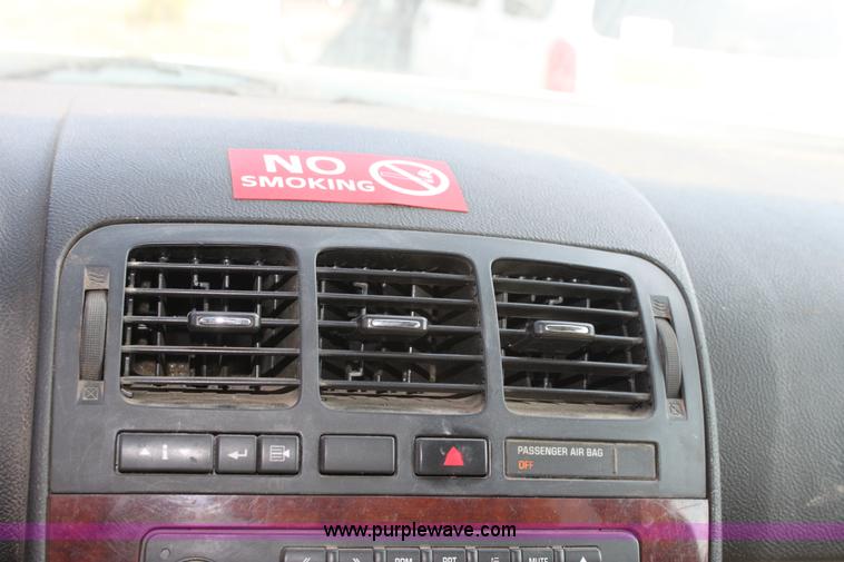 image for item A2777 2005 Chevrolet Uplander mini van