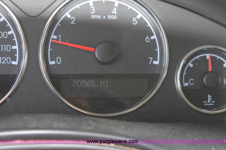 image for item A2777 2005 Chevrolet Uplander mini van