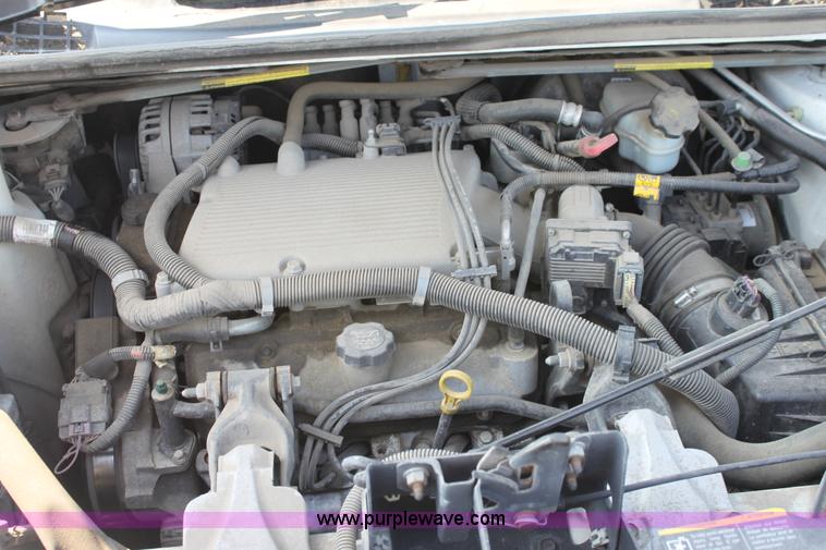 image for item A2777 2005 Chevrolet Uplander mini van