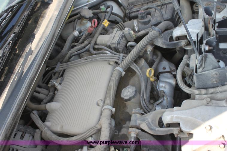 image for item A2777 2005 Chevrolet Uplander mini van