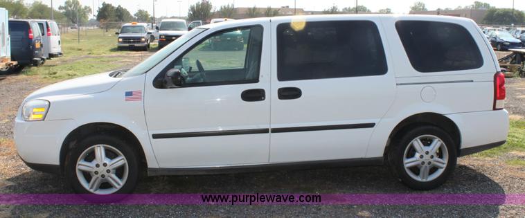 image for item A2778 2005 Chevrolet Uplander mini van