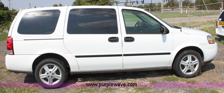 image for item A2778 2005 Chevrolet Uplander mini van