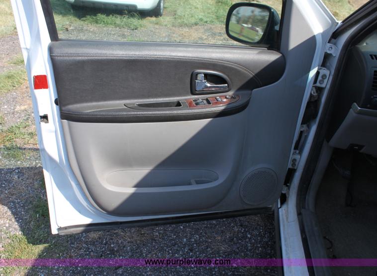 image for item A2778 2005 Chevrolet Uplander mini van