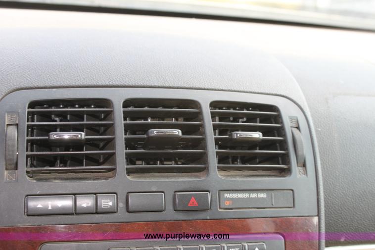 image for item A2778 2005 Chevrolet Uplander mini van