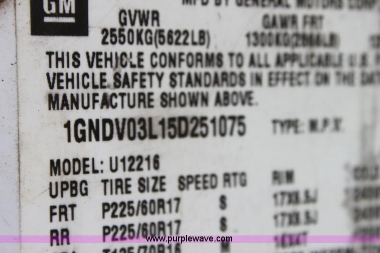 image for item A2778 2005 Chevrolet Uplander mini van