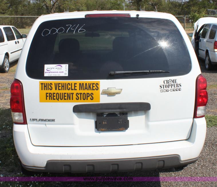 image for item A2779 2005 Chevrolet Uplander mini van