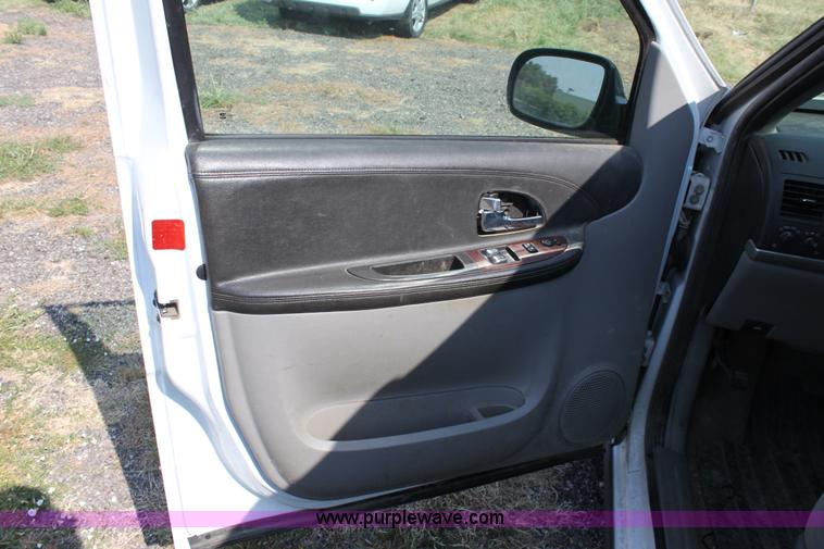 image for item A2779 2005 Chevrolet Uplander mini van