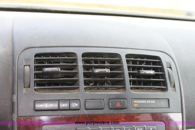 image for item A2779 2005 Chevrolet Uplander mini van