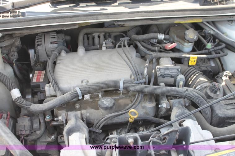 image for item A2779 2005 Chevrolet Uplander mini van