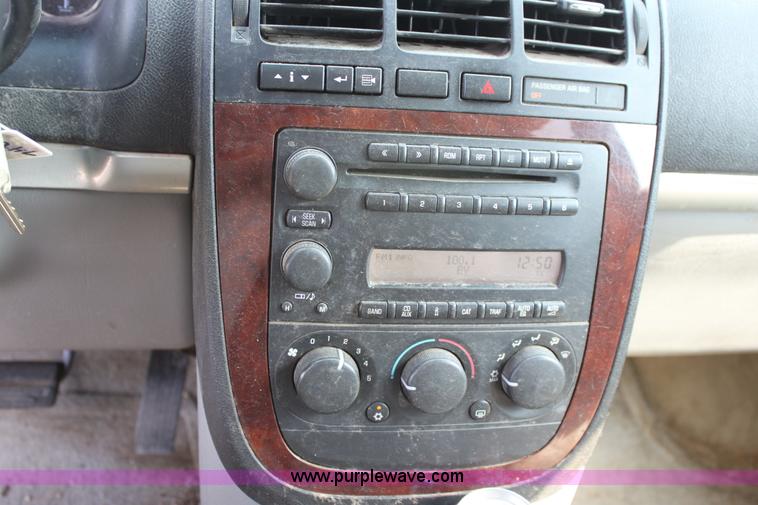 image for item A2780 2005 Chevrolet Uplander mini van