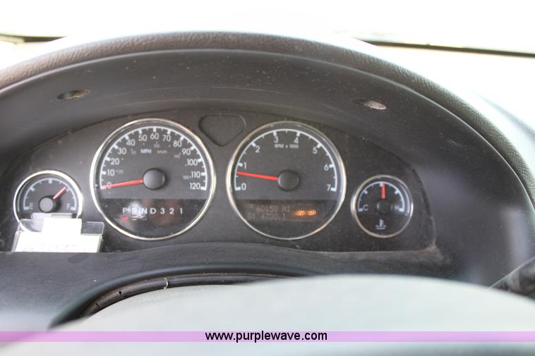 image for item A2780 2005 Chevrolet Uplander mini van