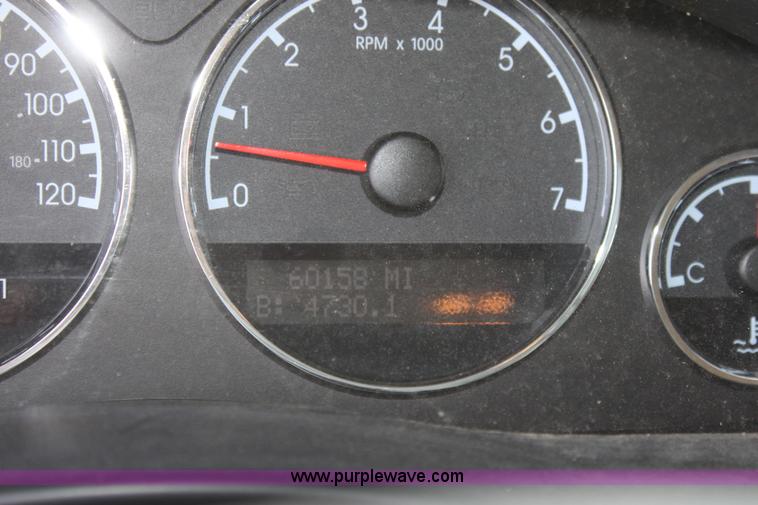 image for item A2780 2005 Chevrolet Uplander mini van