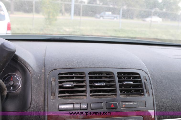 image for item A2781 2005 Chevrolet Uplander mini van