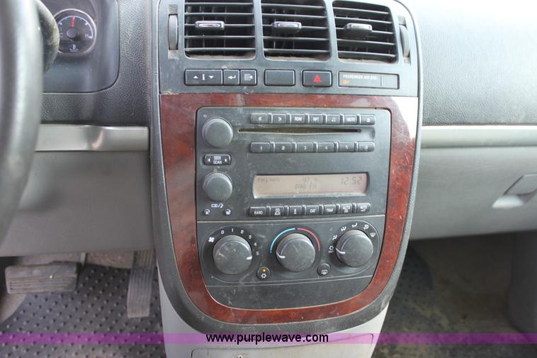 image for item A2781 2005 Chevrolet Uplander mini van