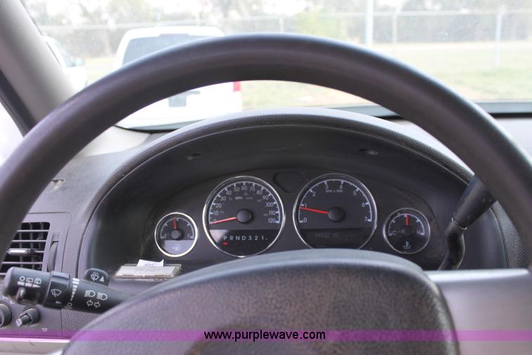 image for item A2781 2005 Chevrolet Uplander mini van