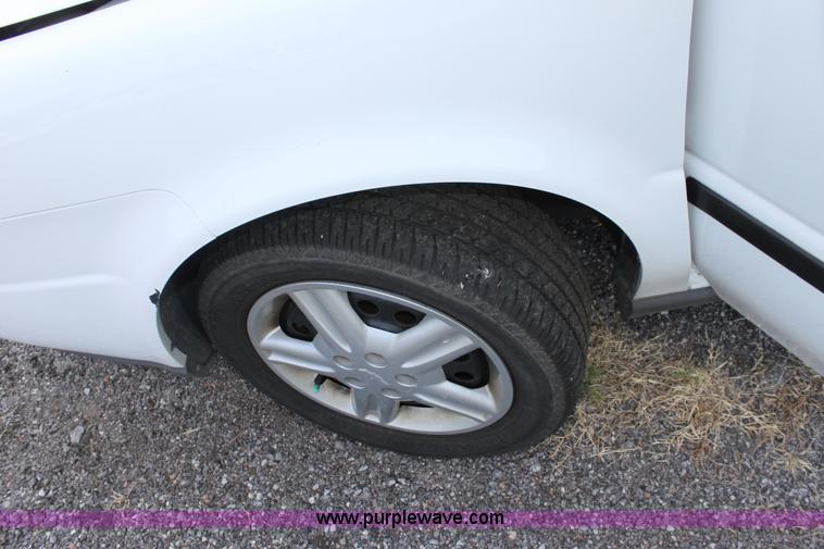 image for item A2781 2005 Chevrolet Uplander mini van