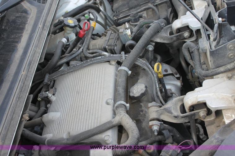 image for item A2781 2005 Chevrolet Uplander mini van