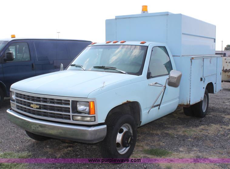 image for item A2782 1993 Chevrolet Cheyenne 3500 pickup truck