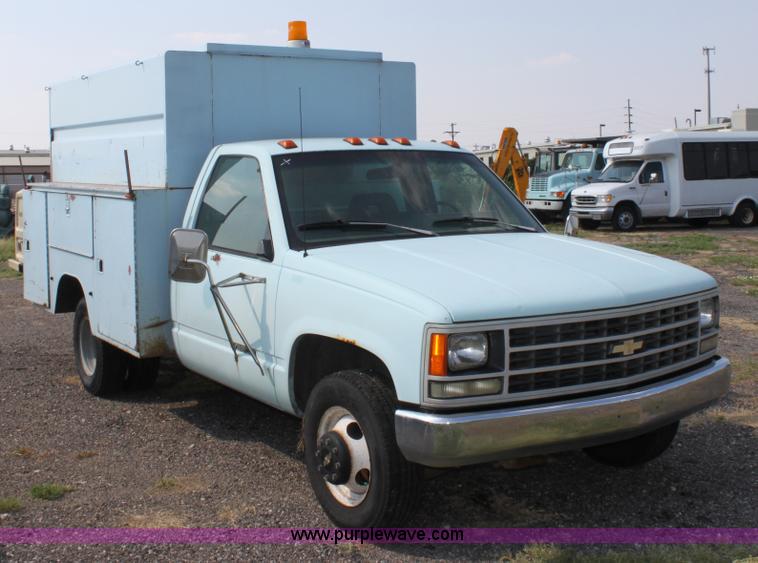image for item A2782 1993 Chevrolet Cheyenne 3500 pickup truck