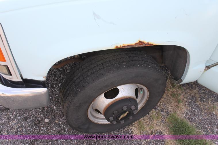 image for item A2782 1993 Chevrolet Cheyenne 3500 pickup truck