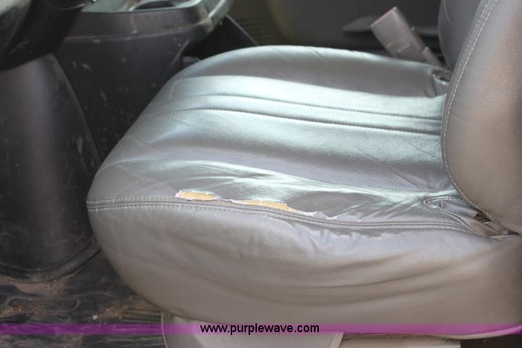 image for item A2785 2004 Chevrolet Express G1500 cargo van