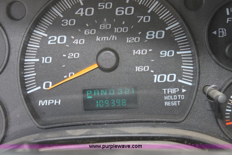 image for item A2785 2004 Chevrolet Express G1500 cargo van