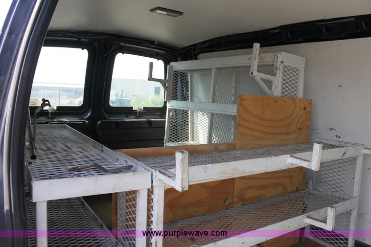 image for item A2785 2004 Chevrolet Express G1500 cargo van