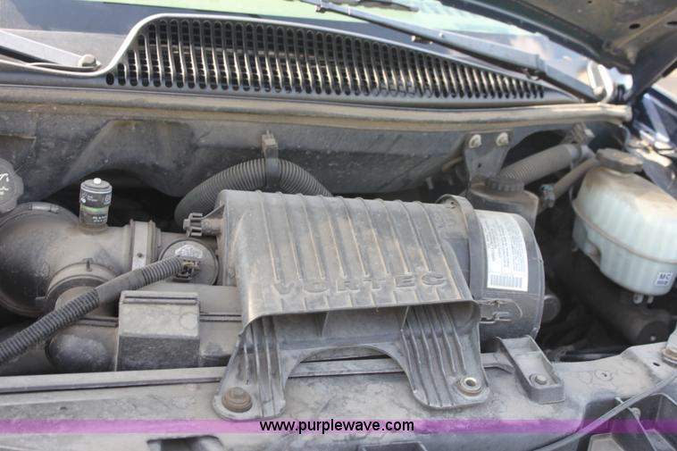 image for item A2785 2004 Chevrolet Express G1500 cargo van