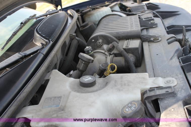 image for item A2785 2004 Chevrolet Express G1500 cargo van