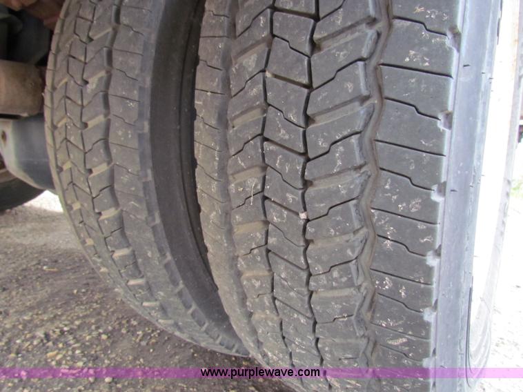 image for item A2791 2000 Ford F550 Super Duty pickup truck